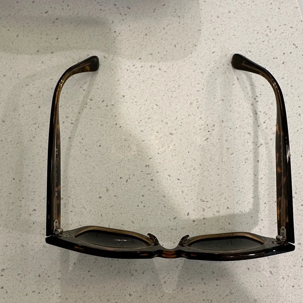 Ray-Ban Classic Sunglasses- brown tortoise shell frame - Picture 2 of 5